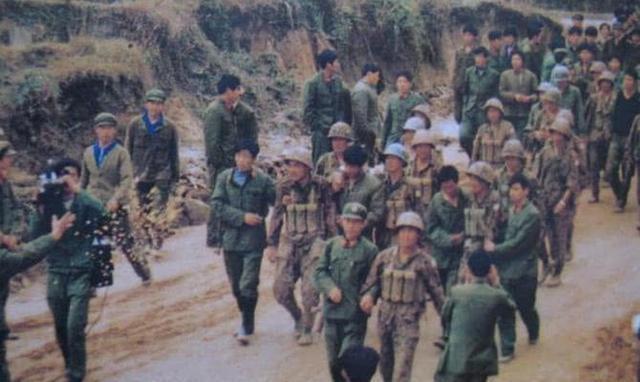 中越换俘7名女兵回中国，她们最后去哪了？有个连长被判刑10年