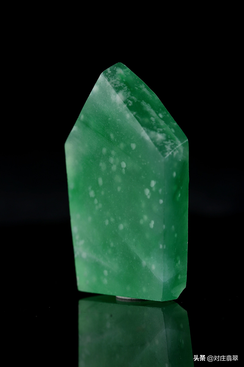 危地马和缅甸翡翠怎么区分（危料和缅甸翡翠的区别）