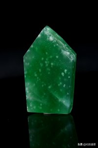 ​危地马和缅甸翡翠怎么区分（危料和缅甸翡翠的区别）