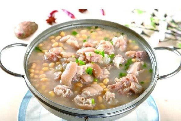 生活黄豆炖猪蹄的做法 黄豆炖猪蹄的功效和作用 2