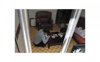 ​带父母海南过年花20万，婆婆坚持带走垃圾斗，司机：我退600给你