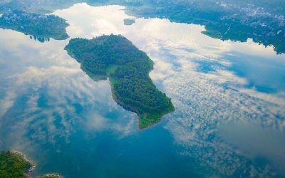 ​生态修复让华蓥山天池湖重放异彩