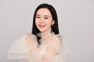 ​魏新雨连出神曲？《百花香》《余情未了》，哪首才是你心中爆款