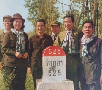 ​乔森潘相貌清秀如同女子，40岁还是未婚，有人说他闲话