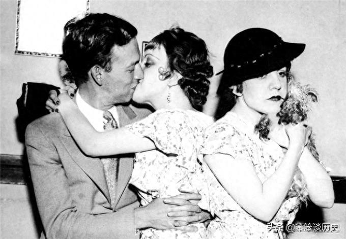 世界上最著名的连体双胞胎 被霸占20年境遇好凄惨