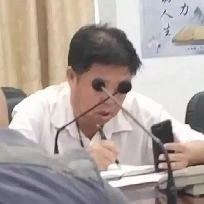 清库存了!2025最搞笑图片合集,笑到打鸣