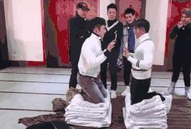 清库存了!2025最搞笑图片合集,笑到打鸣