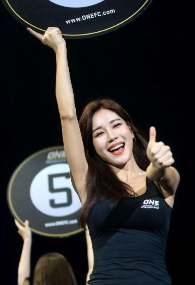 最美举牌女郎大集结！谁是你的最爱？