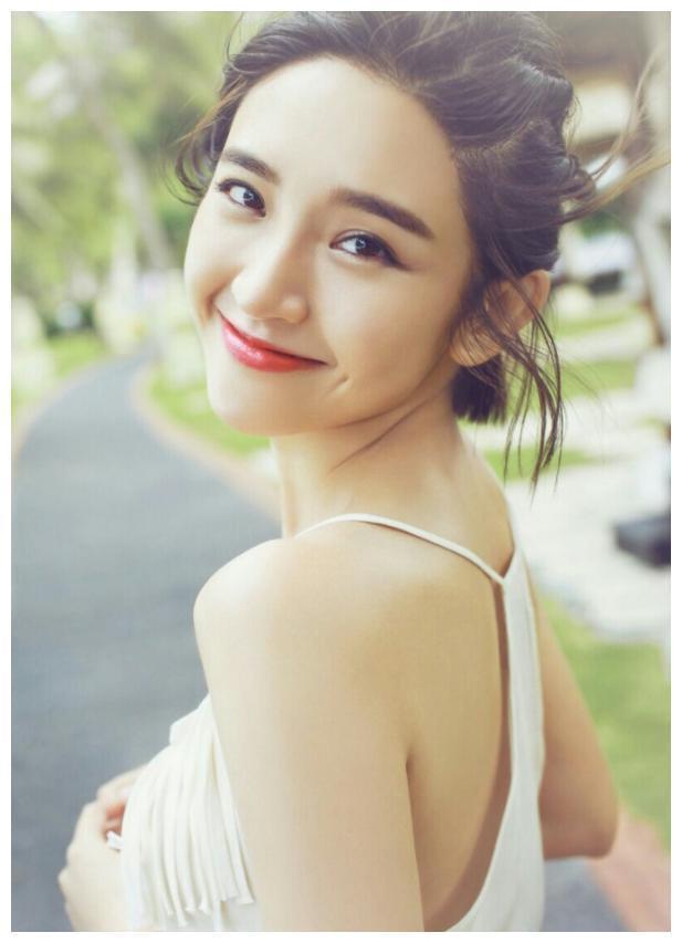 6位当红女星身高，景甜167cm是最高的，162cm昆凌垫底