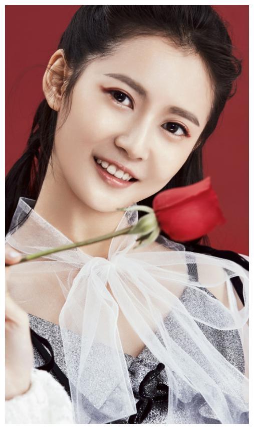 6位当红女星身高，景甜167cm是最高的，162cm昆凌垫底