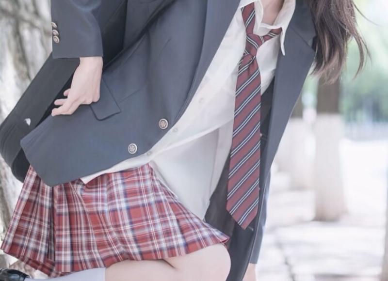 给婆婆的生活费2千变1百，我产生了怀疑，中秋节回家保姆拿出账单