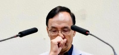 ​蓝白合作惊呼最新民调支持率65%!韩国瑜的魔力再现,台湾要变天，