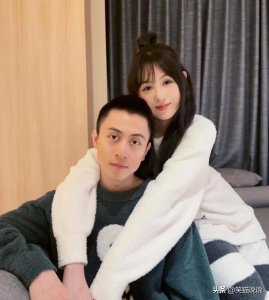 ​秦奋妹妹晒兄妹合照，高颜值获网友赞，韦雪晒儿子滑雪视频引猜测