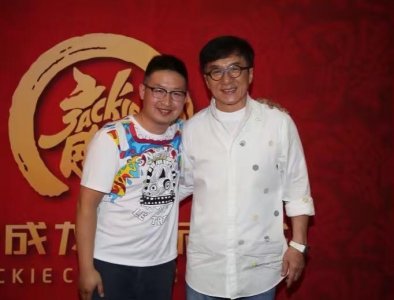 ​当年的“合影哥”已经和一百多位明星合过影,有你喜欢的明星吗？