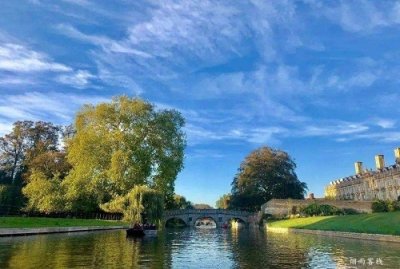 ​徐志摩《再别康桥》原文（完整版赏析）